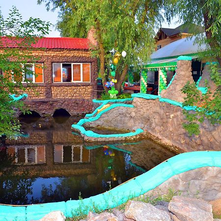 Slavutich Hotel Nova Kakhovka Bagian luar foto