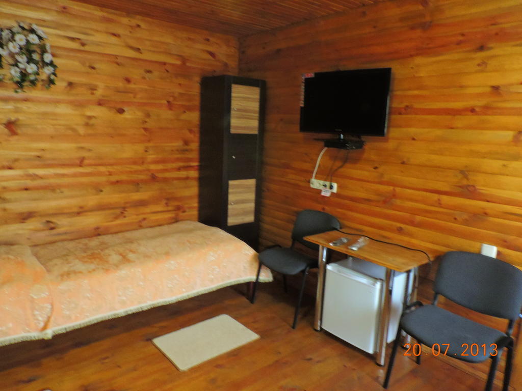 Slavutich Hotel Nova Kakhovka Ruang foto