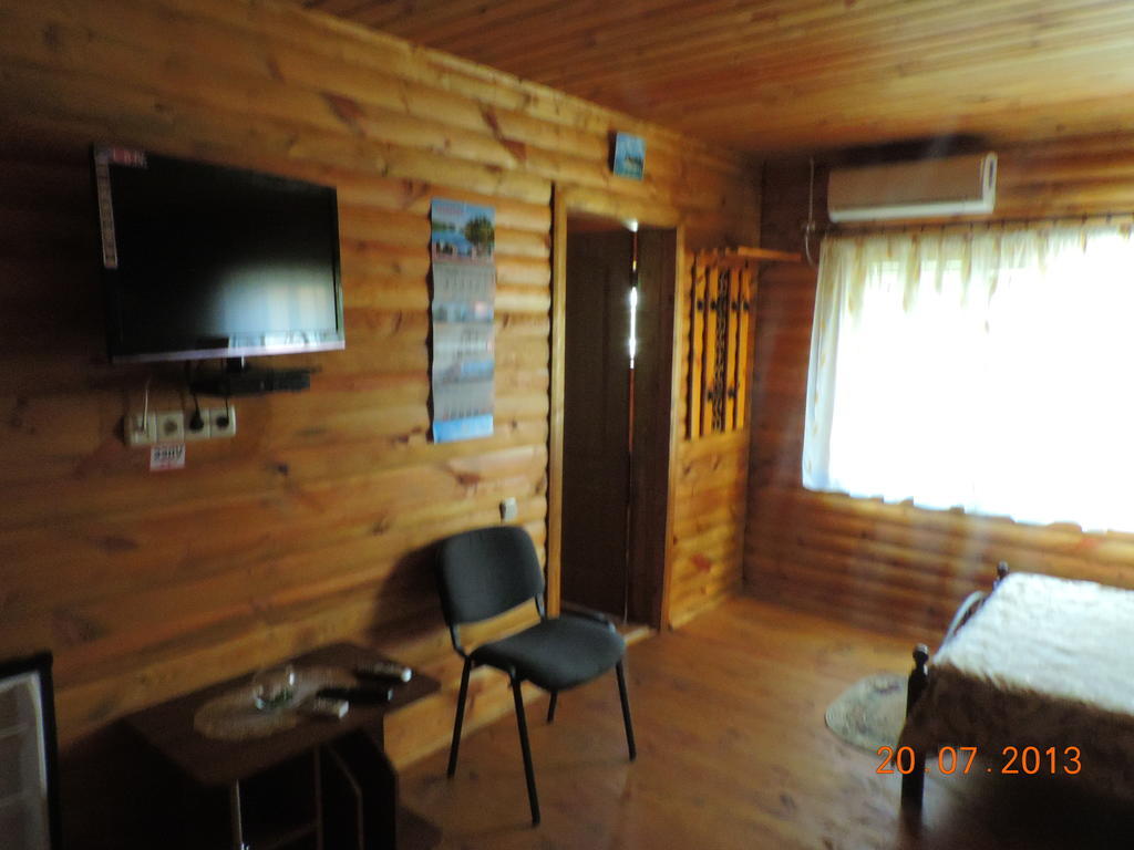 Slavutich Hotel Nova Kakhovka Ruang foto