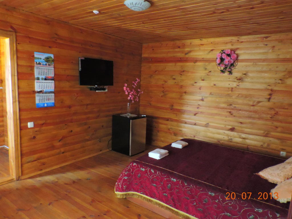 Slavutich Hotel Nova Kakhovka Ruang foto