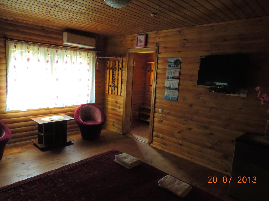 Slavutich Hotel Nova Kakhovka Bagian luar foto